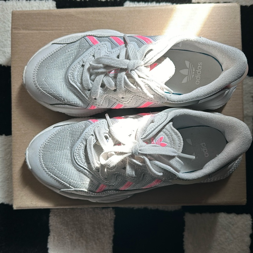 Adidas ozweego “big kid”
